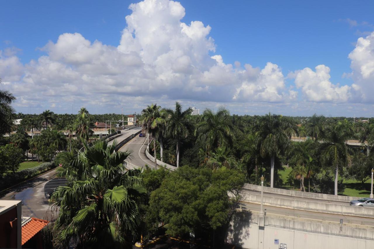 On Hollywood Beach - Affordable Two Bedrooms Sleeps 6 With Two Bathrooms Dania Beach Exterior photo