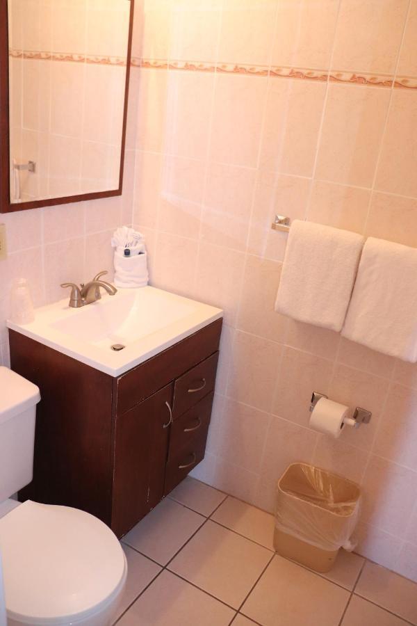 On Hollywood Beach - Affordable Two Bedrooms Sleeps 6 With Two Bathrooms Dania Beach Exterior photo